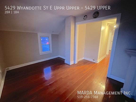 3rd image of 5429 Wyandotte St E #5429