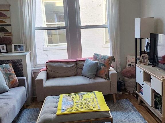 3rd image of 25-18 Broadway #3R