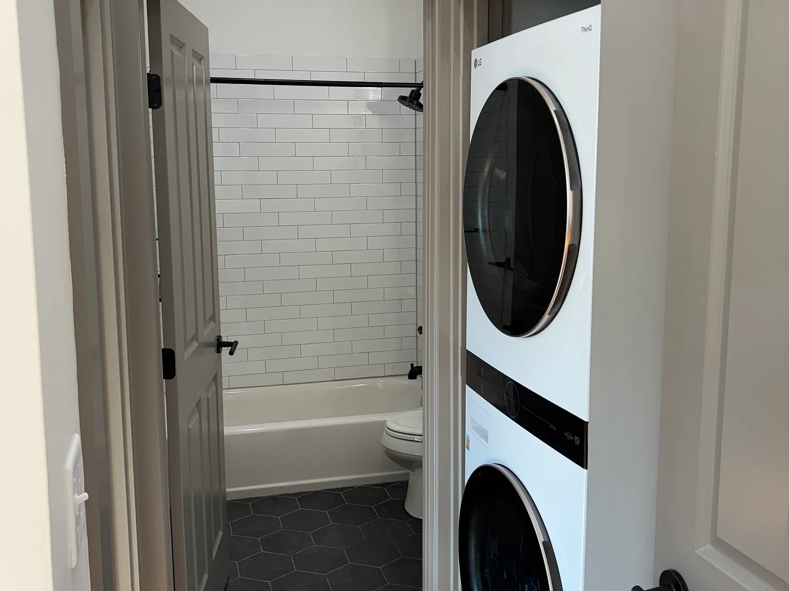 1 bed, 450 sqft, $1,295 — Photo 4