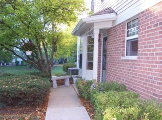 2163 Rob Roy Ct, Hanover Park, IL 60133