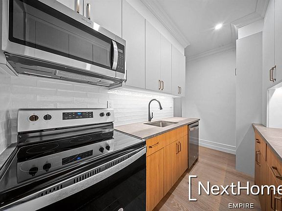 4th image of 31 14th Cres #5B