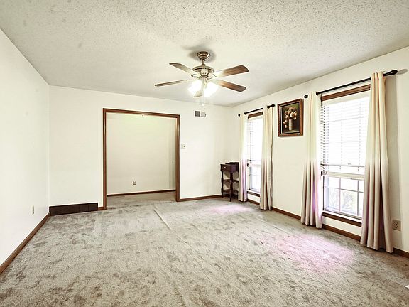 5th image of 3275 Altruria Rd