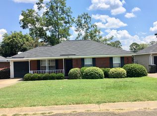 136 Stepping Stone Ln, Albany, GA 31721