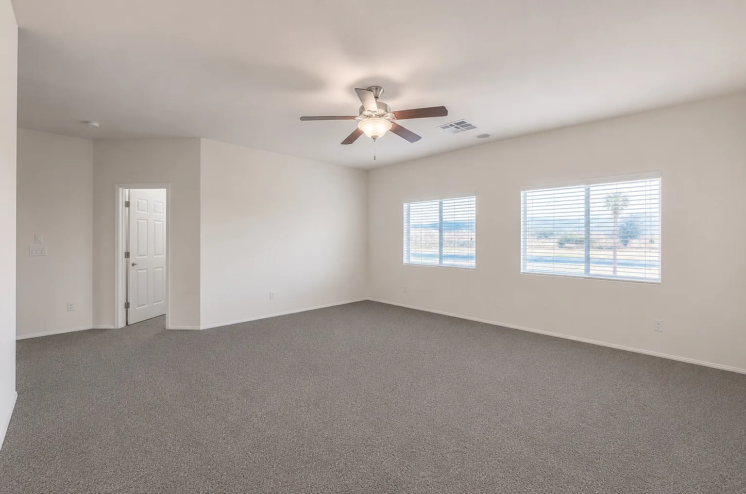 4 bed, 3.5 bath, 3179 sqft, $1,200 — Photo 3