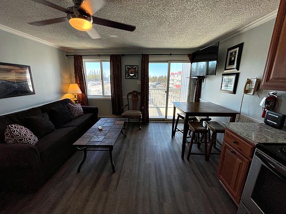 3rd image of 345 Mountain Lodge