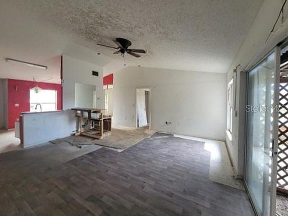 4th image of 713 TOULON DRIVE