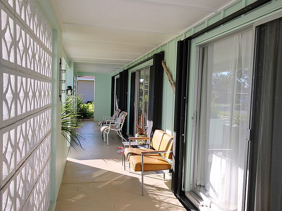 2nd image of 1421 SE San Ignacio Ln