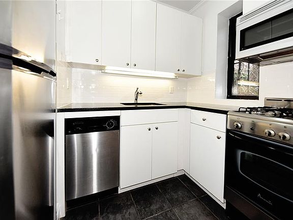 3rd image of 137 W 12th St APT 1-4