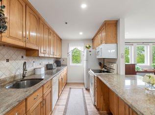 36 Dunham Rd APT 109, Beverly, MA 01915