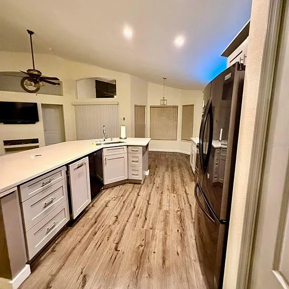 15545 Markham Dr — Photo 13