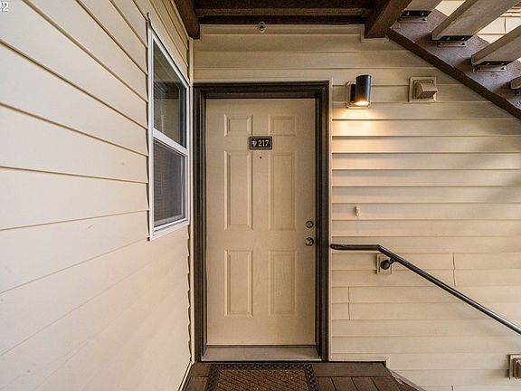 3rd image of 5264 NE 121st Ave #U217
