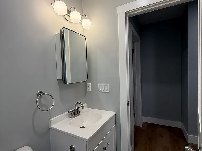 23 E Washington Ave — Photo 26