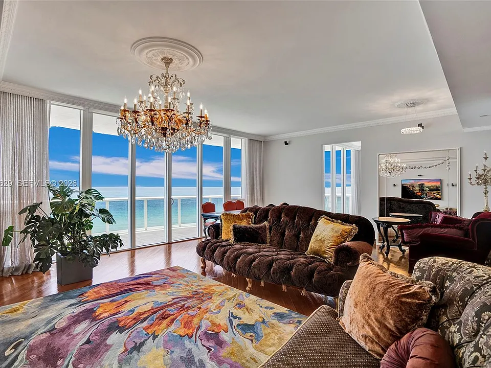 15901 Collins Ave #701