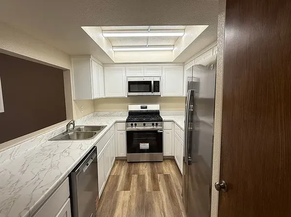 2890 Huntington Blvd APT 113, Fresno, CA 93721