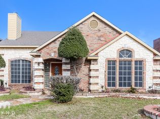 1628 Mockingbird Ln, Desoto, TX 75115