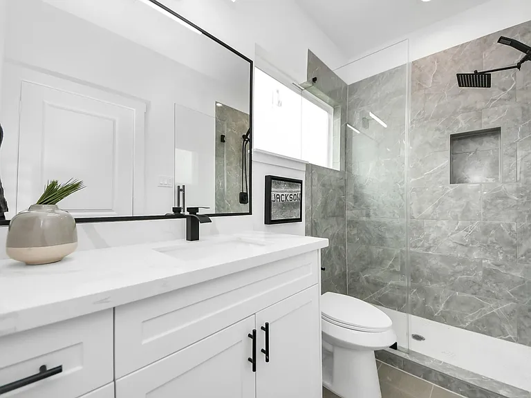 9028 Scott St — Photo 10