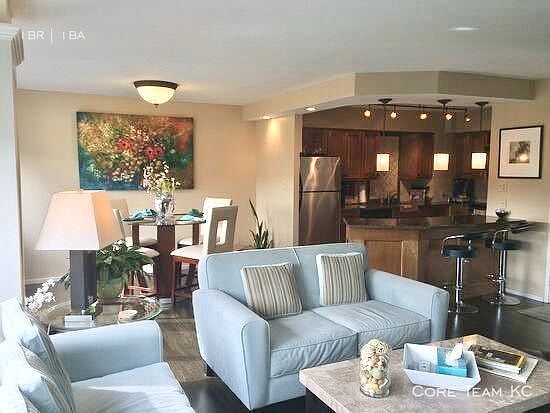 3rd image of 803 W 48th St APT 405