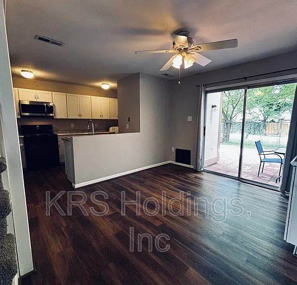817 Pleasant St — Photo 6