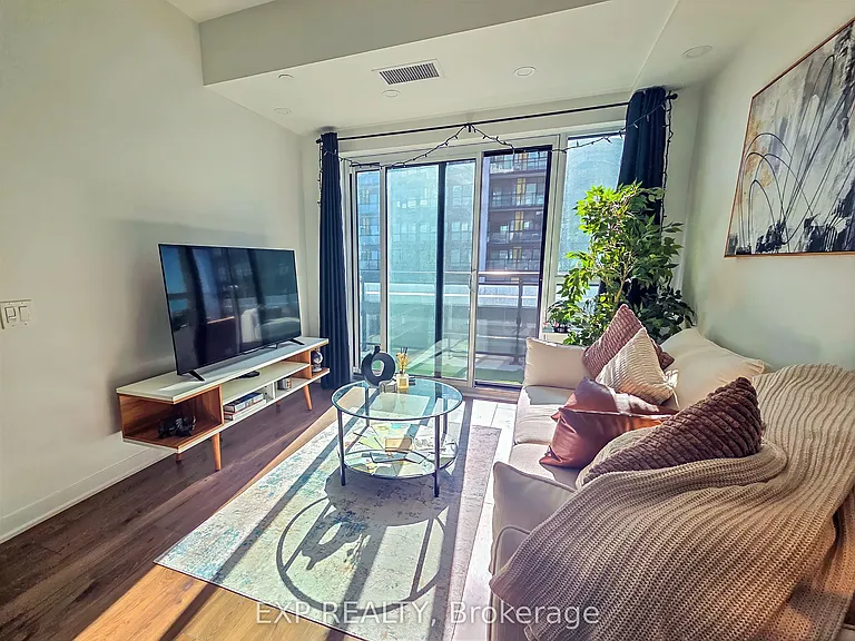 395 Dundas St W #419 — Photo 6