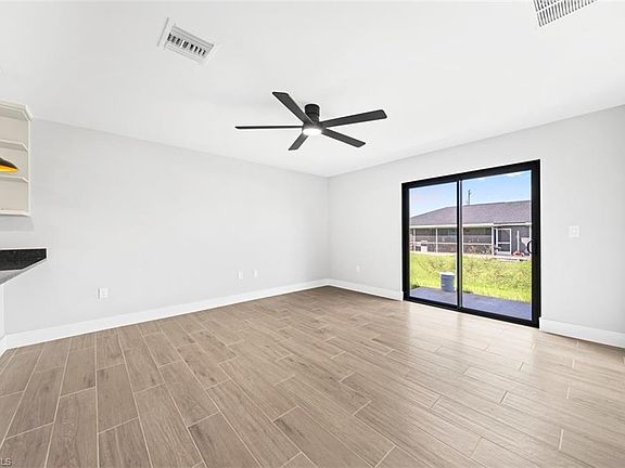 5th image of 4534 30th ST SW