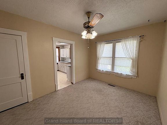 5th image of 2507 W Charles St