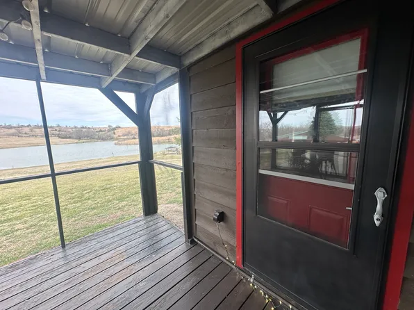 13325 Brush Creek Rd, Westmoreland, KS 66549