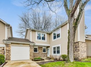 245 Hedgerow Dr, Bloomingdale, IL 60108