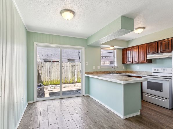 1049 Tallow Tree Ln APT 8