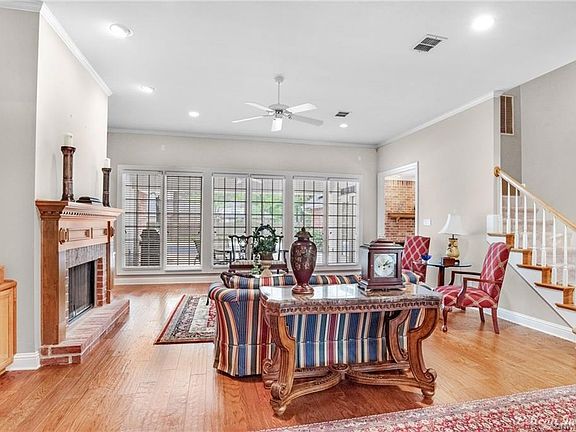3rd image of 2822 Long Lake Dr