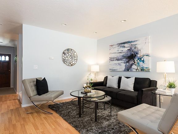 4th image of 583 Leahy St