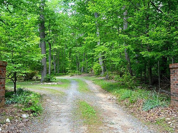 2nd image of 43536 Spinks Ferry Rd
