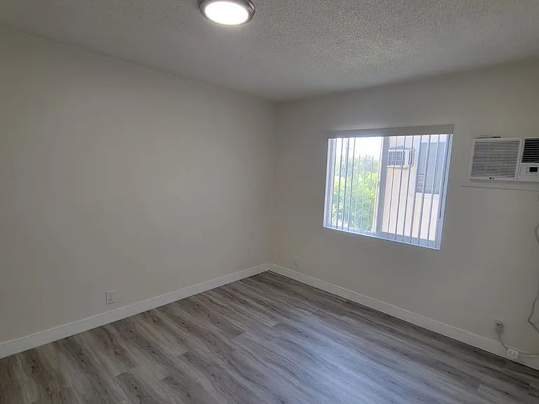 13129 OXNARD — Photo 19