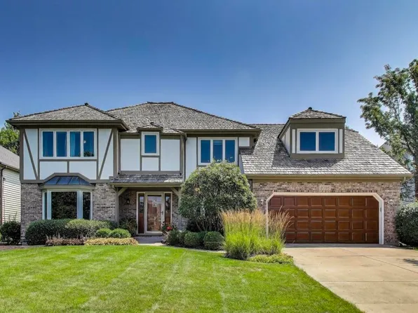 2098 Fall Brook Dr, Naperville, IL 60565