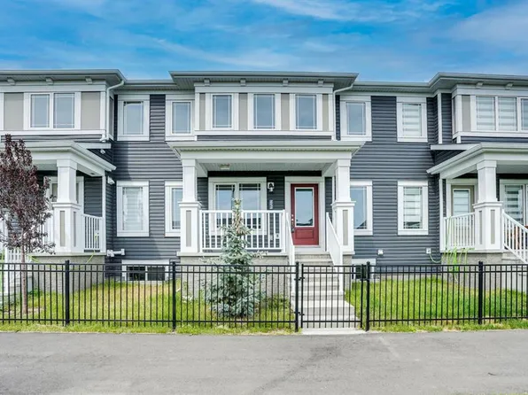 2232 E Windbury Greenway SW, Airdrie, AB T4B 5L2