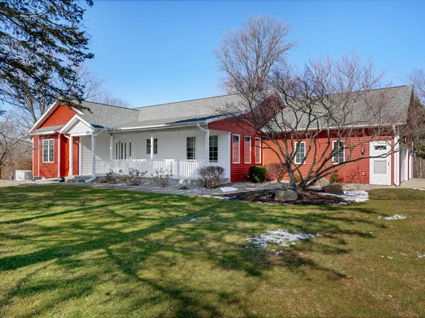 198 Hestia Dr, Plainwell, MI 49080