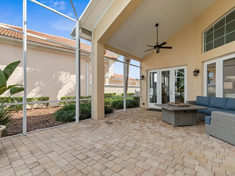 16 Marbella Ct — Photo 24