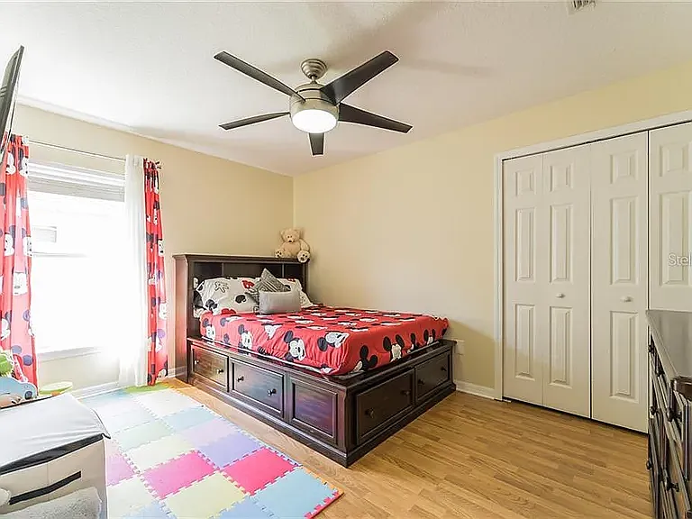 530 Wellesly St — Photo 7