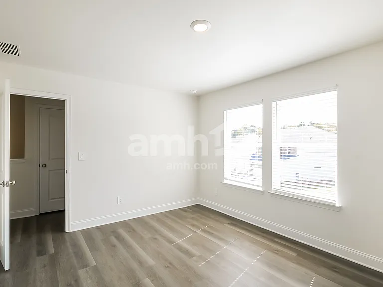 3336 Emzy Dr — Photo 17
