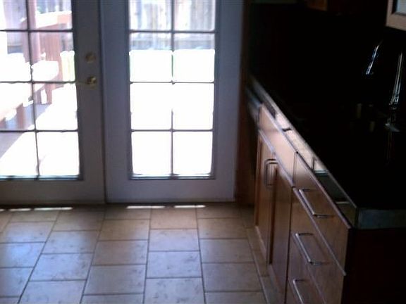 3rd image of 333 Cottonwood St
