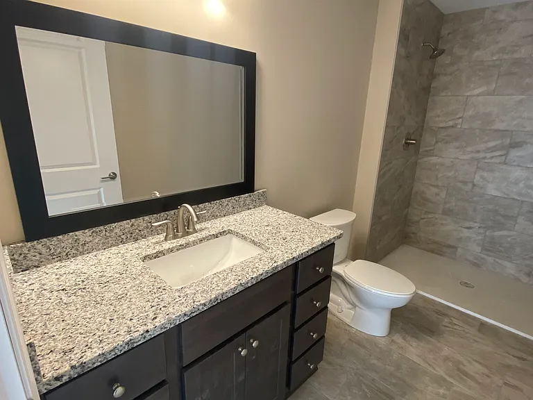 128 W Perry St #128 — Photo 9