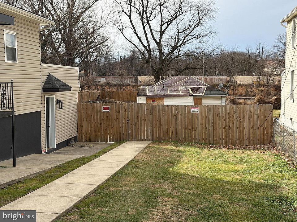 1st image of 1704 Harman Ave