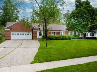 1250 W Sherwood Ter, Fort Wayne, IN 46807