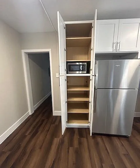 2428 Avenue 0 1/2 St #2 — Photo 5