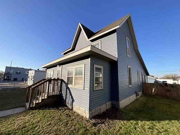 3rd image of 1311 Caledonia St