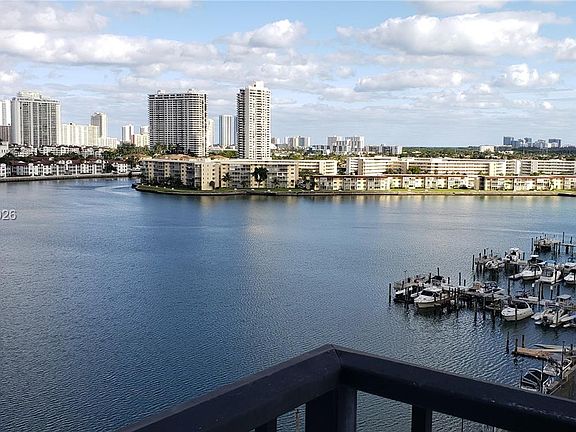 3rd image of 2780 NE 183rd St APT 1114