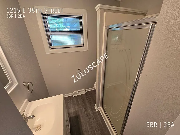1215 E 38th St — Photo 16