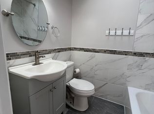 1352 Farrington Rd, Philadelphia, PA 19151