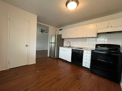 Crestwood Apartments — Photo 42