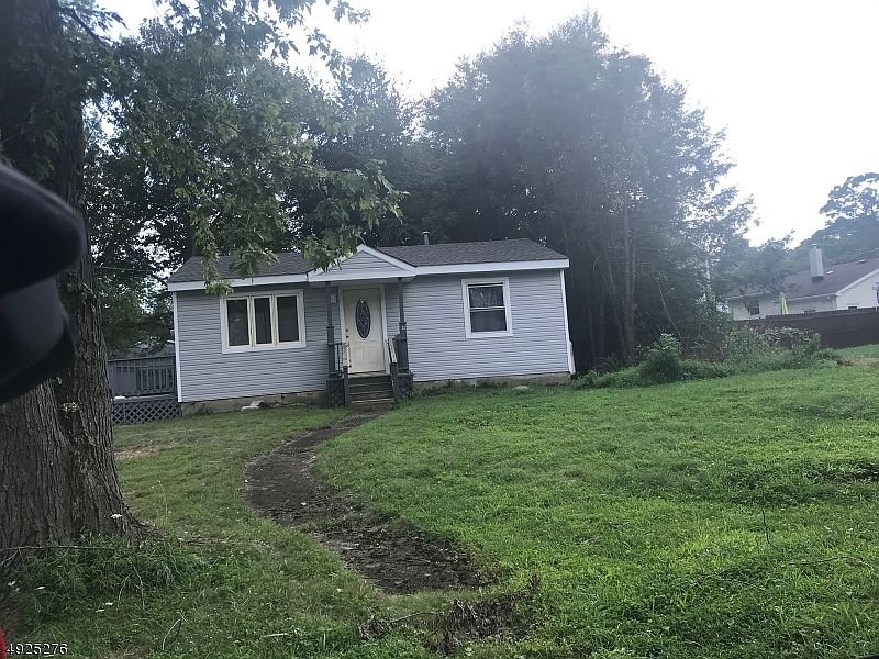 2nd image of 12 Squire Rd