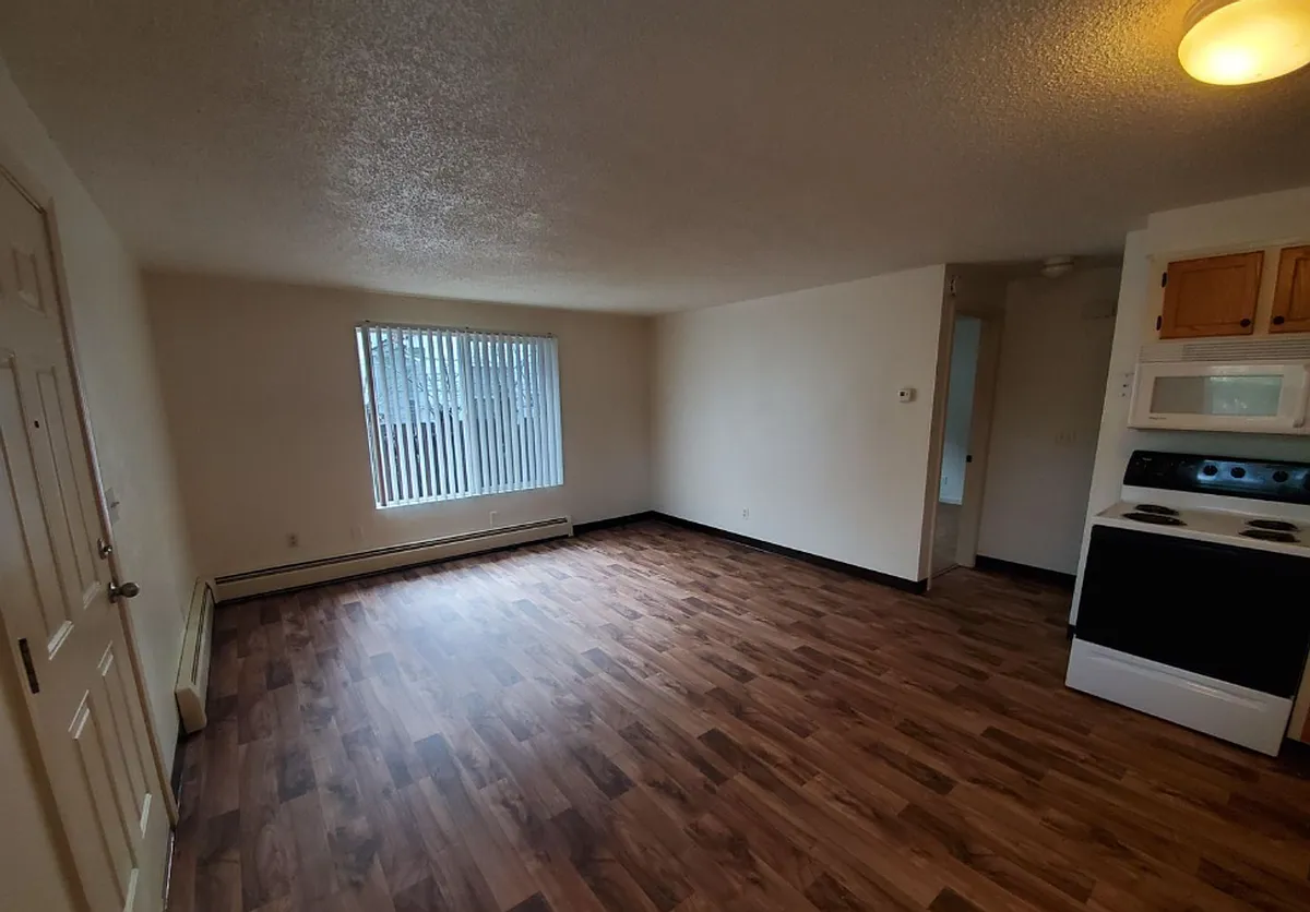 Building Photo - 295a